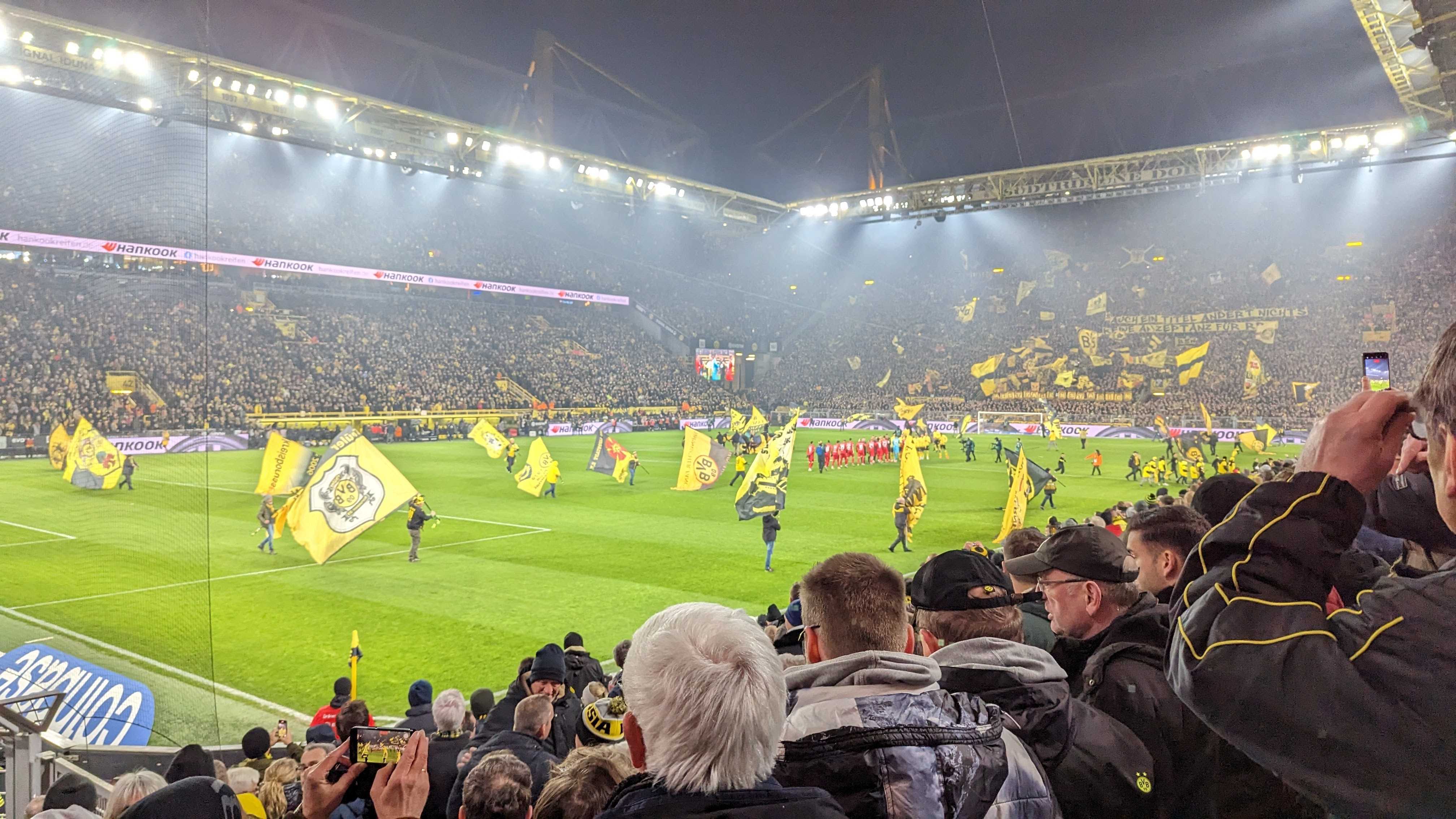 PXL_20230303_192855198.MP